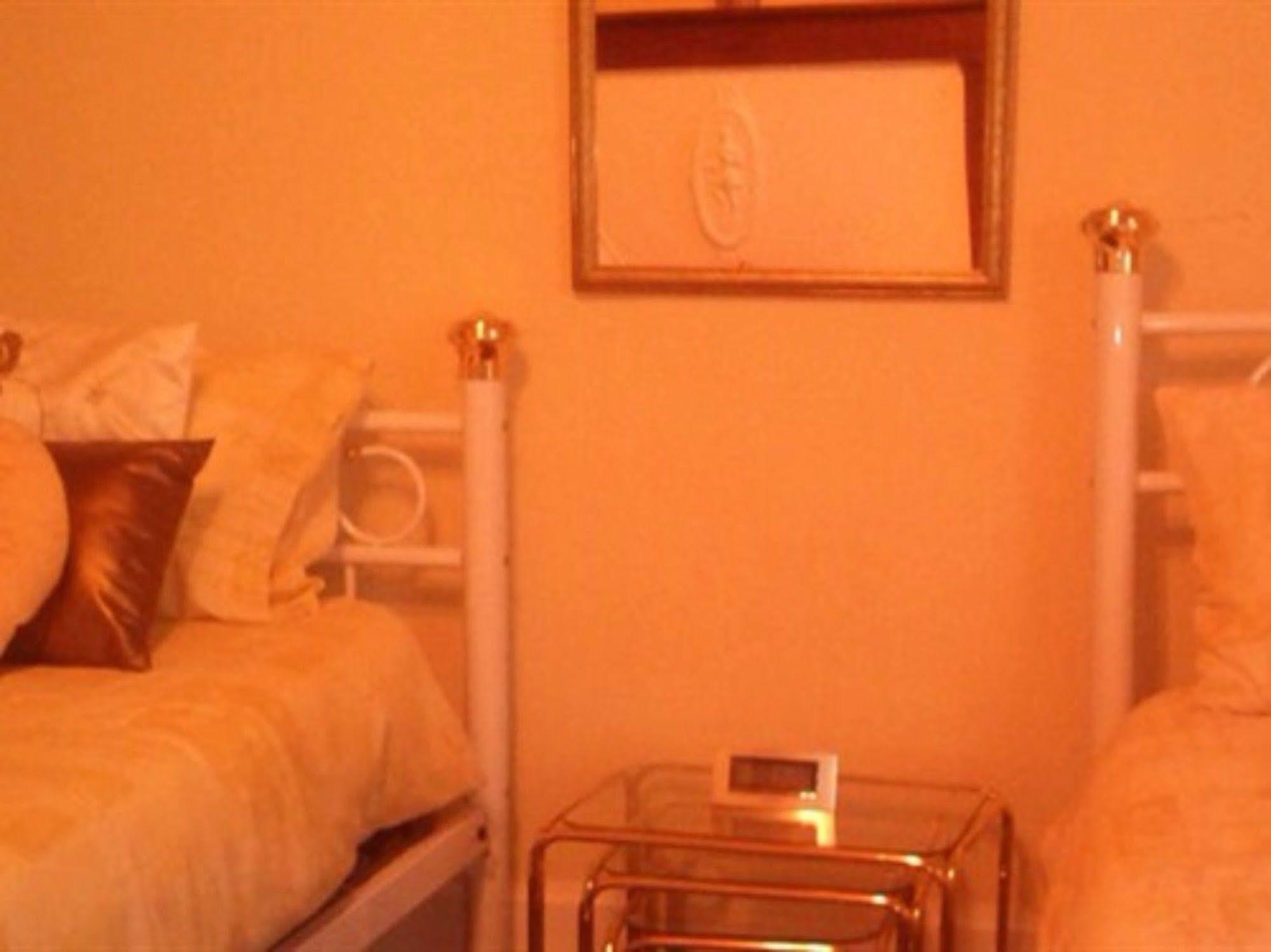 Sunset House Chambres De Hotes Magnac-Laval Екстер'єр фото